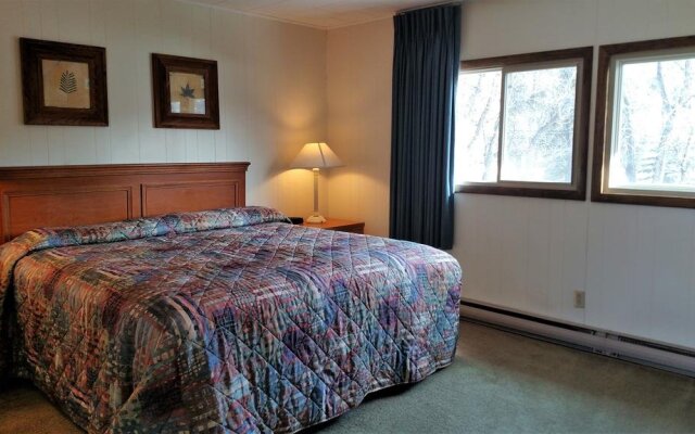Four Seasons Lodge