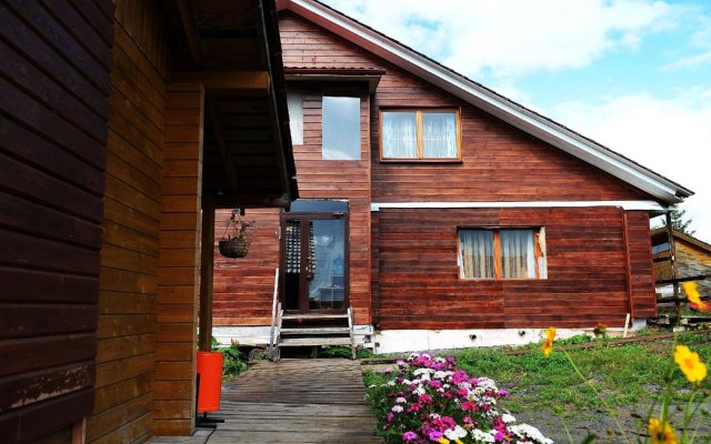 Guest House On Glavnaya 1
