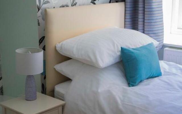The Grange Guesthouse, Cefn-Coed