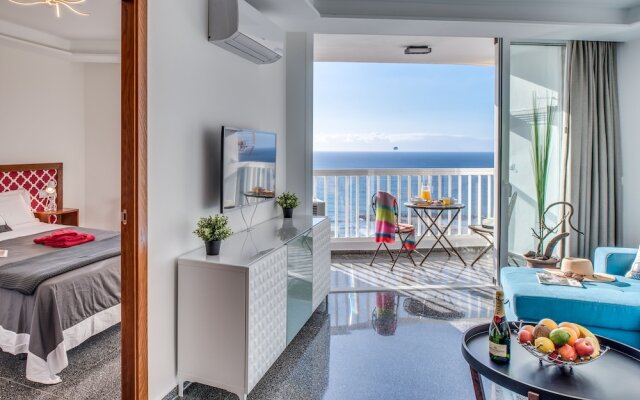 Y14a. Unique Sea View Apartment in Playa las Américas