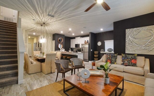 Storey Lake-5 Bedroom Townhome W/spashpool-1613st Townhouse