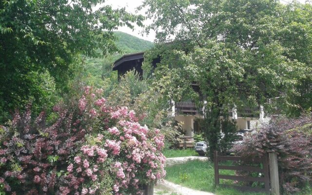 Raduzhny Guest House