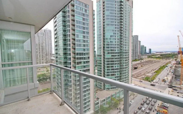 Toronto Suite Rentals - Fly Condo