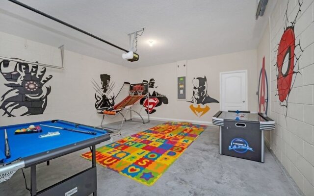 7535oakmoss 7 Bedroom Villa by RedAwning