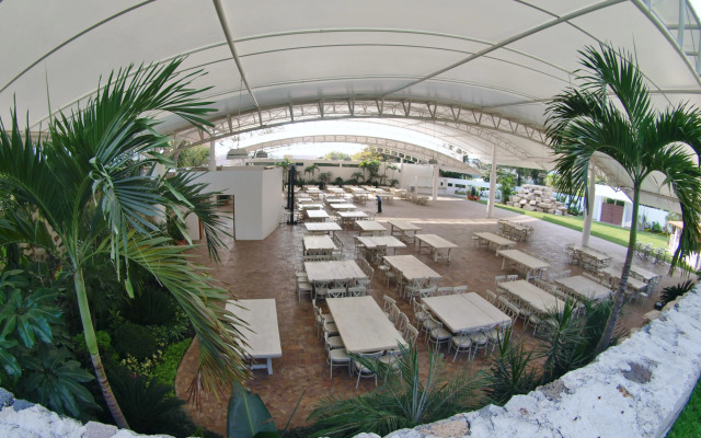 Coral Cuernavaca Resort & Spa
