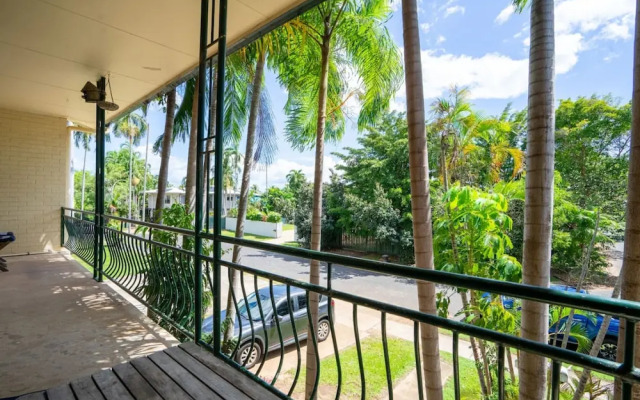 Nightcliff Retreat Stylish 2BR Apt Near Foreshore