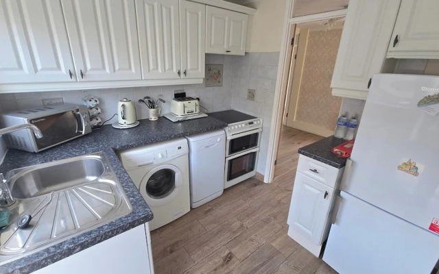 Herne Bay - House - Sleeps 7 - Parking
