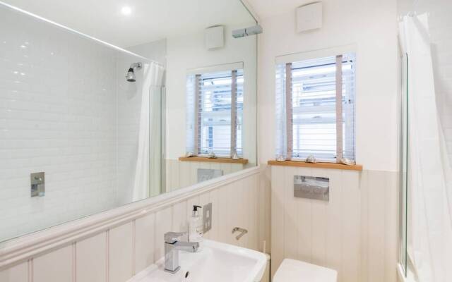 Gorgeous 2 Bed Fulham Flat With Garden
