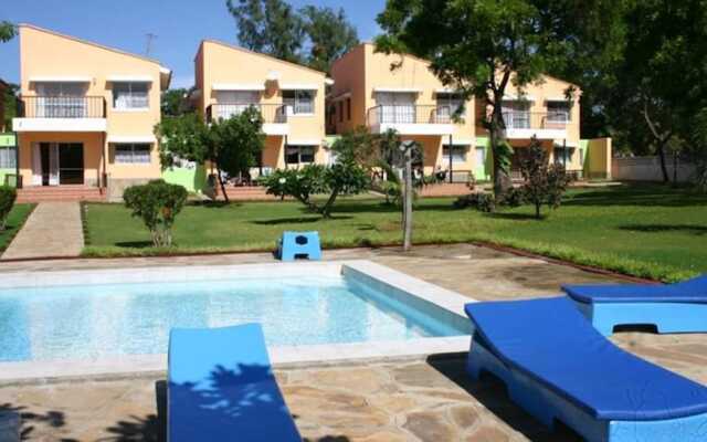 Visit Beautiful Mombasa and Stay at the Wonderful Makweru Villas