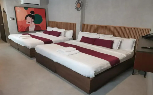 Townhouse Oak Grey Hotel Near Clark International Airport