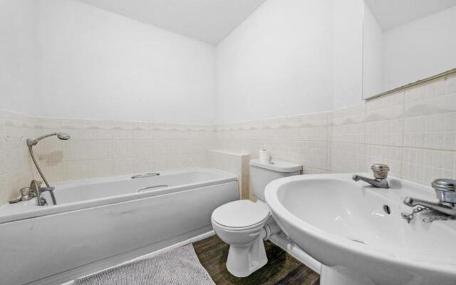 Tayberry Close Contractors & Leisure Apartment by Leecroft Stays