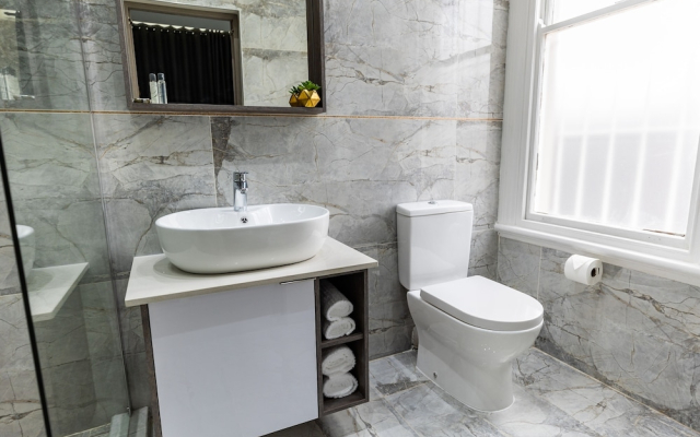 Luxe Suites Boutique Hotel