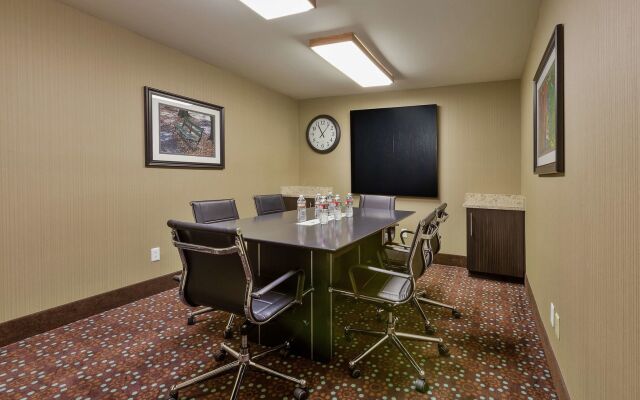 Spark by Hilton Bakersfield Central