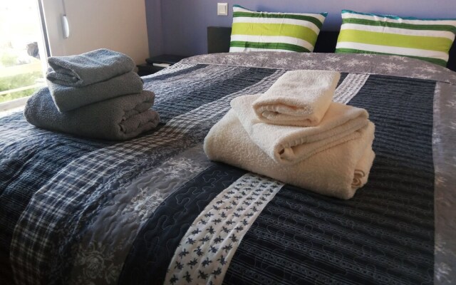 Grandma Vasiliki Rooms To Let
