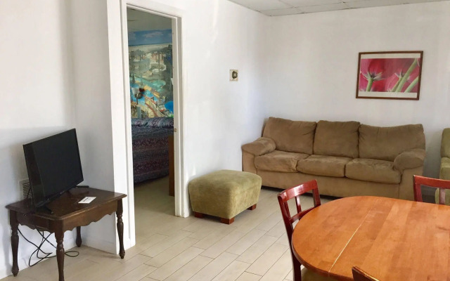 White Caps Motel