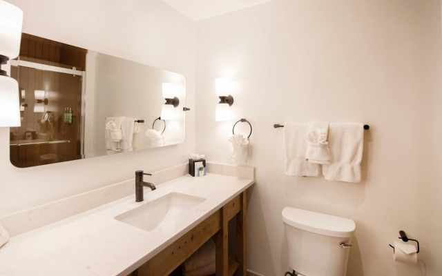 Piñon Court By La Fonda