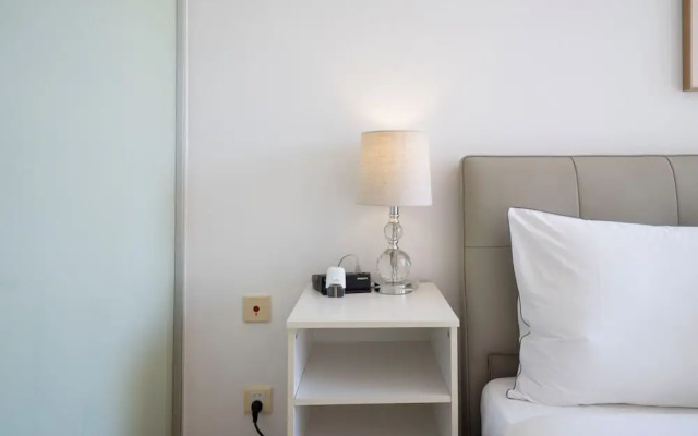 Tyms 1BR 1BA Apt Xujiahui Metro