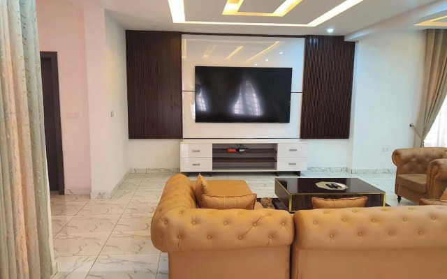 Readyhomes  Shortlets and Apartments