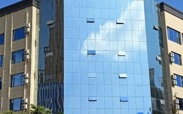 Golden Dragon Hotel (Red River Maitreya Branch)