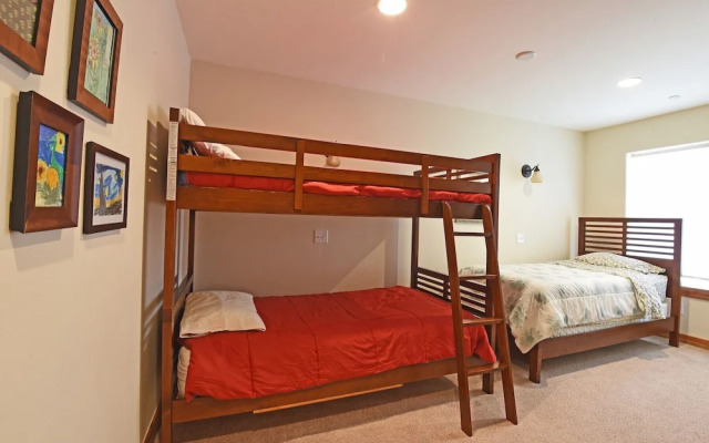 Sunny Woods Acres Near Golf & Adventure Park