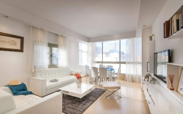 Renovated White House - Banana Beach