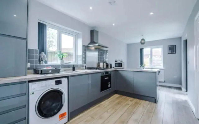 Charming Manchester 3-bed House