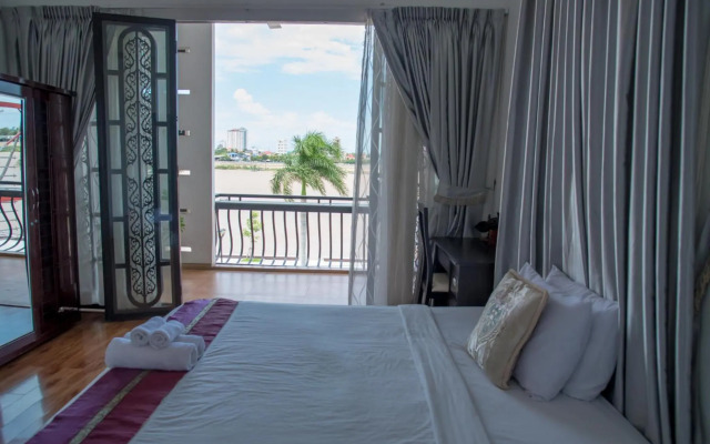 New Season Riverside Hotel