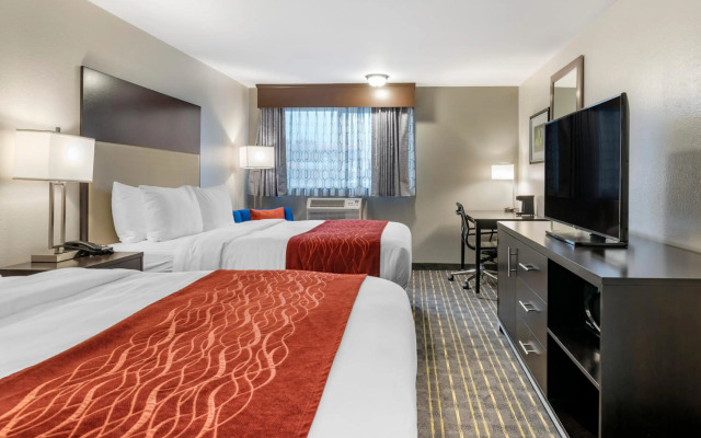 Comfort Inn & Suites Tigard near Washington Square