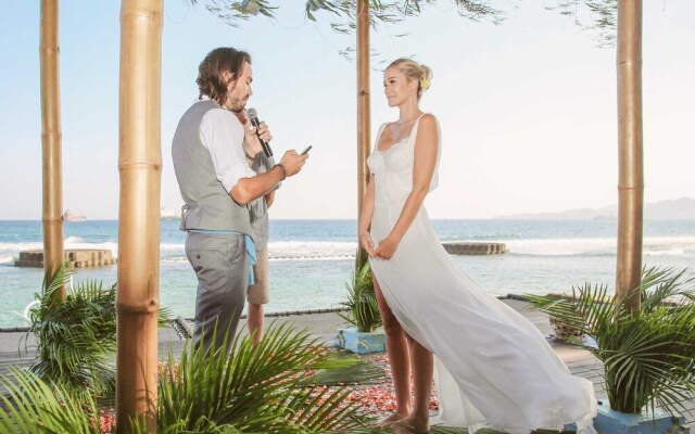 Villa Manis Beachfront