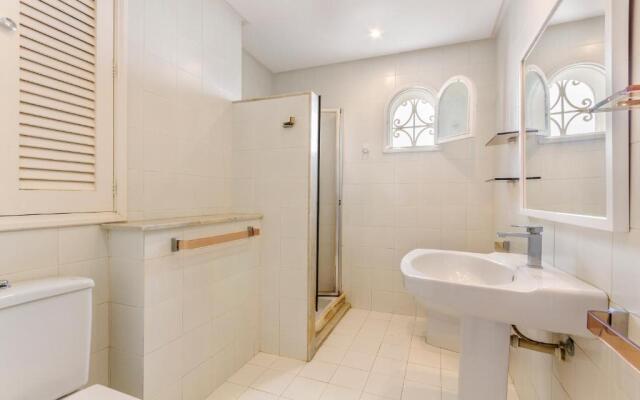 Me Chabot - Traditional House with Sea View