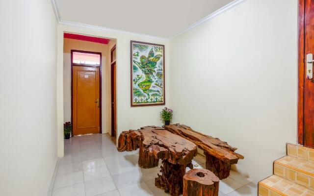 Oyo 3004 Penginapan Bromo Adi