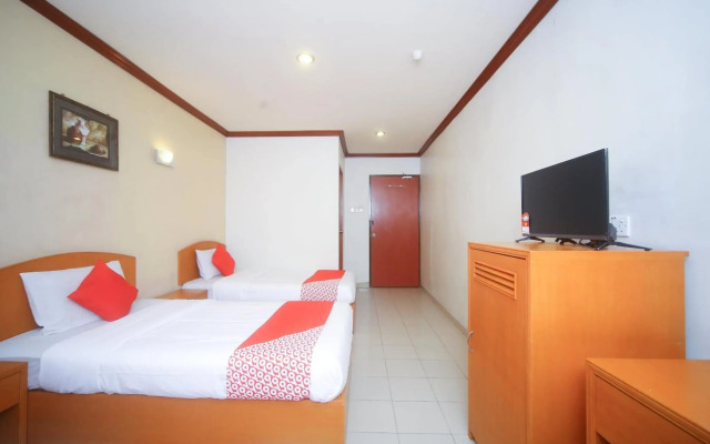 OYO 1027 Hotel London