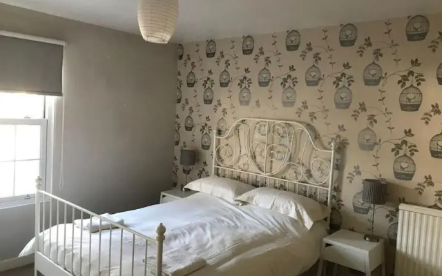75b Broughty Ferry