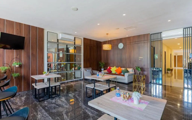 Sans Hotel Box Mansion Surabaya