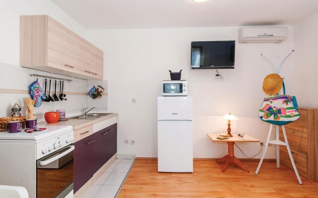 Beautiful Apartment in Vinjerac With 2 Bedrooms and Wifi