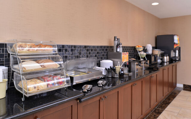 Best Western Woodland Inn