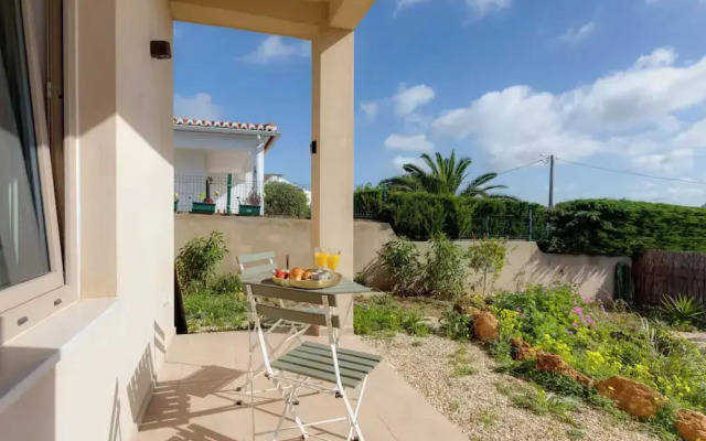 Eco Stay on the Hill by Sea N' Rent