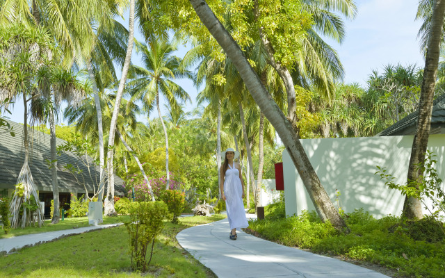 Holiday Island Resort & Spa