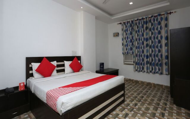 OYO 11008 The Ashoka Hotel