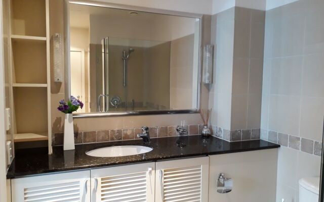 Princes Wharf Grace Apartment