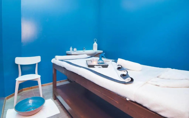 Grand Blue Beach Hotel