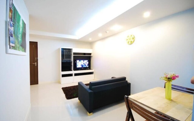 Phrakanong Zenith Place Serviced Apartment