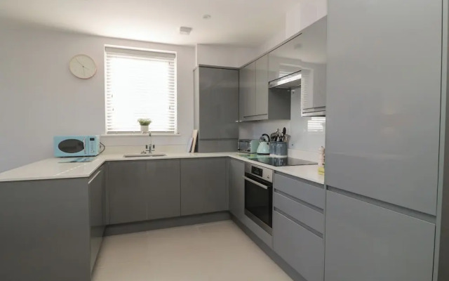 7 Warren Edge Close