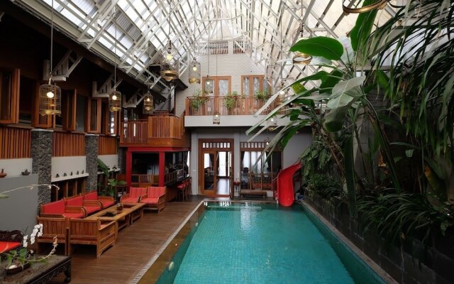 Rumah Stroberi Organic Farm and Lodge