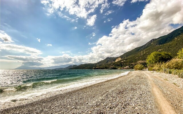 Nice Apartment in Nafpaktos With Wifi and 1 Bedrooms