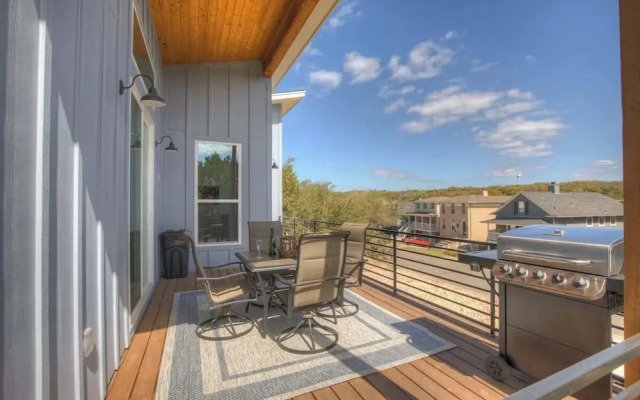 Stunning Lake Home With Pool-beach-gym-boat Access