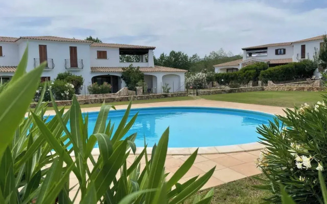 Luisa Apartment In Budoni Shared Pool