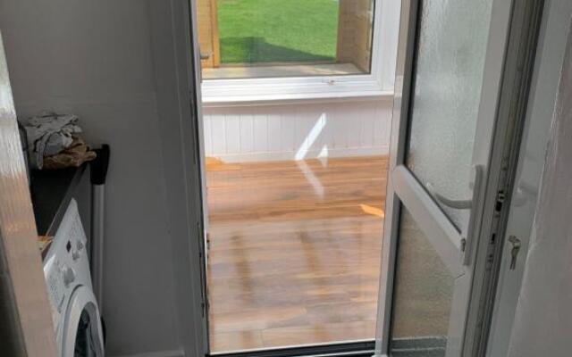 Fantastic home Bournemouth with Jacuzzi Garden parking