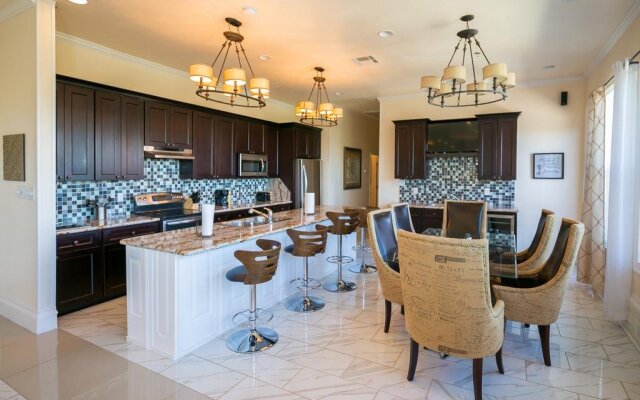Carondelet Street Modern Suites