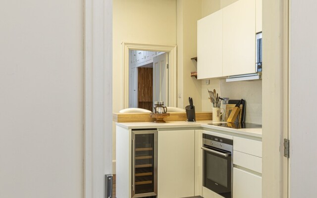 Altido Homely 2-Bed Flat W/ Private Courtyard In Bloomsbury